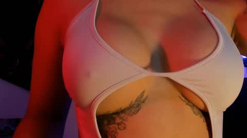 Snapshot of yessikrabbit1 chatting on 9, 1, 2025 Independent model online show from 9, 1, 2025