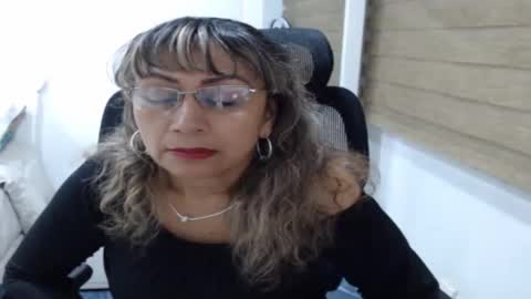 Snapshot of yessilatin chatting on 10, 5, 2026 jessy online show from 10, 5, 2026