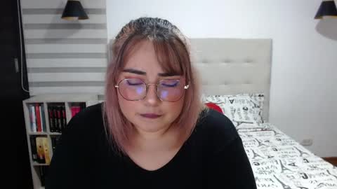 hii i am yini online show from 8, 4, 2026