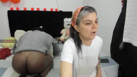 yinyyanghot online show from 28, 10, 2025