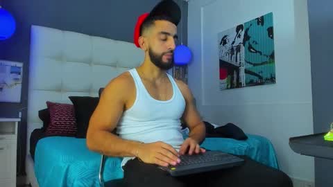 Yiyo online show from 5, 12, 2025