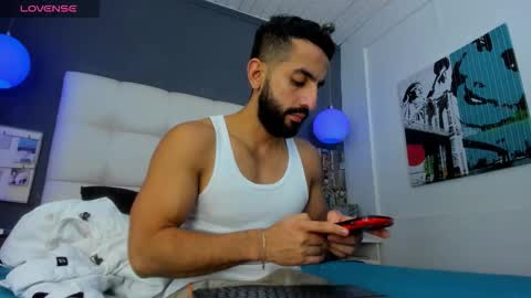 Yiyo online show from 12, 2, 2026