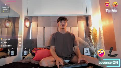 yizus_bonz online show from 12, 12, 2024