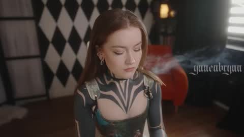 ynnenbrynn online show from 11, 10, 2025