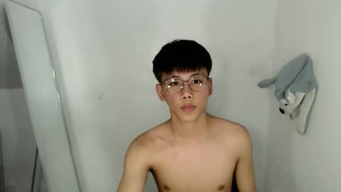 Snapshot of ynotyu chatting on 6, 4, 2026 ynotyu online show from 6, 4, 2026