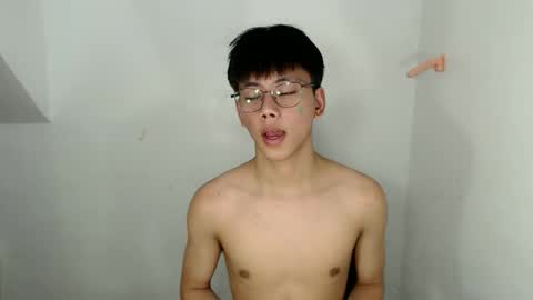 Snapshot of ynotyu chatting on 15, 4, 2026 ynotyu online show from 15, 4, 2026