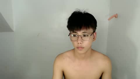 Snapshot of ynotyu chatting on 16, 4, 2026 ynotyu online show from 16, 4, 2026