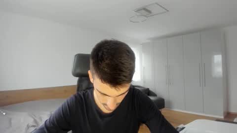 Snapshot of yoda130305 chatting on 9, 11, 2025 yoda130305 online show from 9, 11, 2025