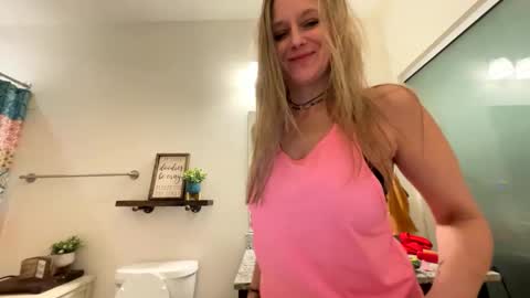 Snapshot of yogabuttttttt chatting on 9, 3, 2025 yogabuttttttt online show from 9, 3, 2025