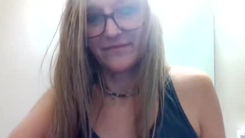 Snapshot of yogabuttttttt chatting on 3, 10, 2025 yogabuttttttt online show from 3, 10, 2025