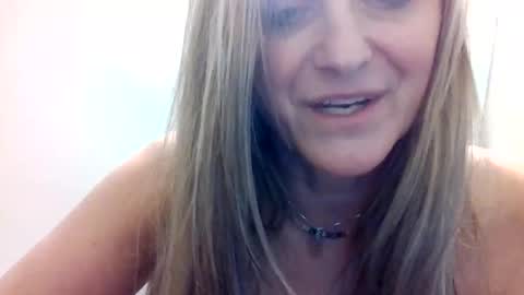Snapshot of yogabuttttttt chatting on 12, 11, 2025 yogabuttttttt online show from 12, 11, 2025