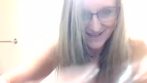 Snapshot of yogabuttttttt chatting on 25, 11, 2025 yogabuttttttt online show from 25, 11, 2025