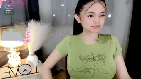 Snapshot of yogirl_abby chatting on 25, 6, 2026 Hi i am Abby i am Filipina Aussie youve ever wanted to meet NOT INTO CHEAP GUY online show from 25, 6, 2026