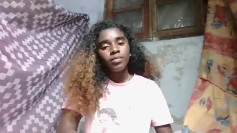 yolandrina05 online show from 14, 9, 2025