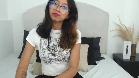 Snapshot of yommi_winx chatting on 8, 2, 2025 Yommi Winx online show from 8, 2, 2025