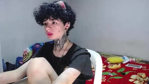 Little Mike Independent model online show from 3, 11, 2025