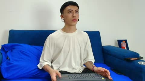 Snapshot of yoshua_smith chatting on 2, 4, 2026 Yoshua Smith online show from 2, 4, 2026