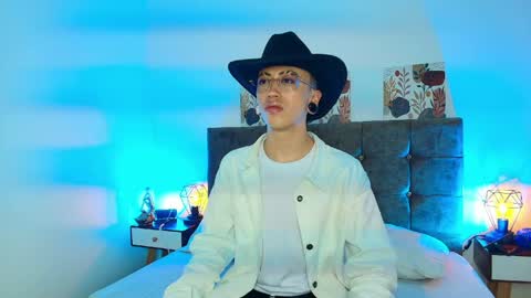 Snapshot of yoshua_smith chatting on 3, 5, 2026 Yoshua Smith online show from 3, 5, 2026
