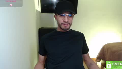 Snapshot of yoshy_man chatting on 8, 5, 2026 yoshy_man online show from 8, 5, 2026