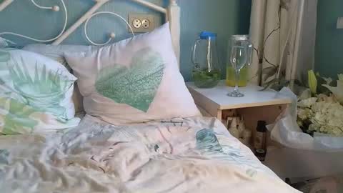 Snapshot of you_desire chatting on 3, 10, 2025 Liliya online show from 3, 10, 2025