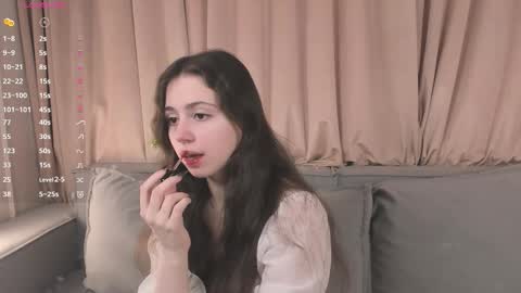 Elizabeth brunette -- Darline blonde  online show from 17, 11, 2025