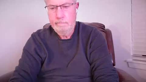 Snapshot of yougogirl_3 chatting on 5, 3, 2025 Colorado Guy Straight online show from 5, 3, 2025