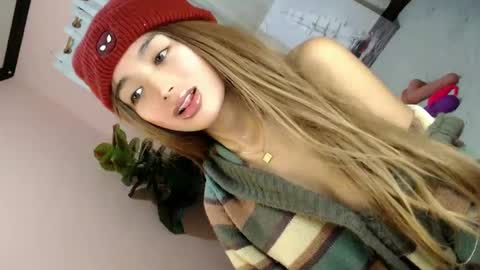 Snapshot of yougotelise69 chatting on 1, 12, 2024 HAPPY BIRTHDAY TO ME online show from 1, 12, 2024