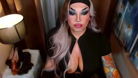 Snapshot of your1truequeen chatting on 6, 2, 2026 QUEEN MADISON online show from 6, 2, 2026