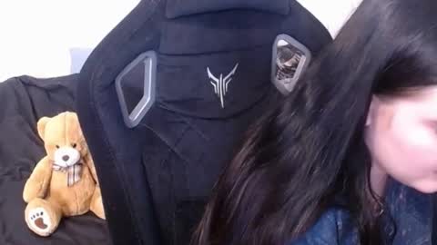 your_8a8y online show from 5, 3, 2025