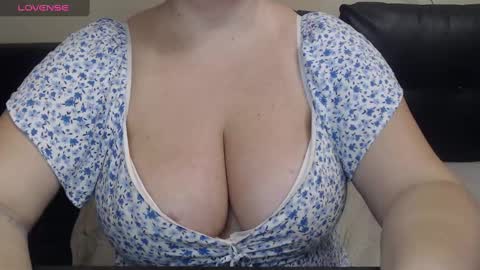 Snapshot of your__maria chatting on 10, 12, 2024 Maria Love online show from 10, 12, 2024