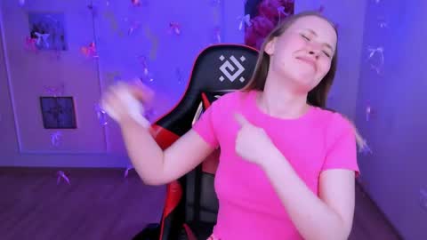 Ella online show from 7, 4, 2026