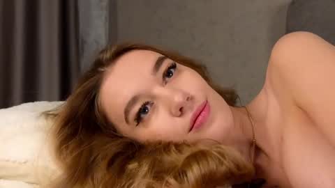 Jessica Loyd online show from 5, 1, 2025