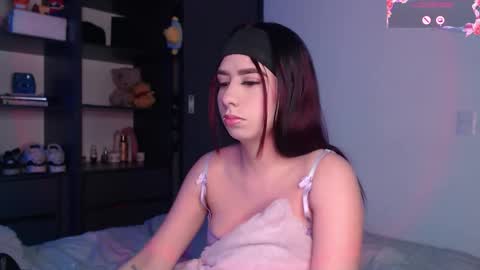 Snapshot of your_rosalie chatting on 13, 11, 2025 your_rosalie online show from 13, 11, 2025