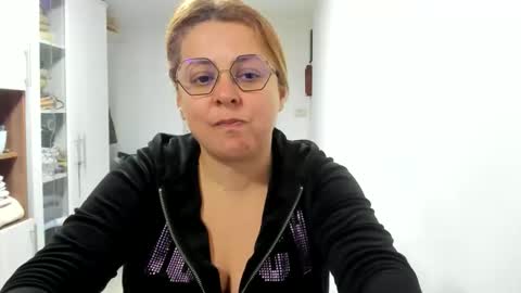 Snapshot of your_victoria chatting on 13, 11, 2025 Your Victoria online show from 13, 11, 2025