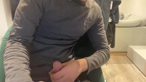 Snapshot of yourboo25 chatting on 1, 3, 2026 yourboo25 online show from 1, 3, 2026