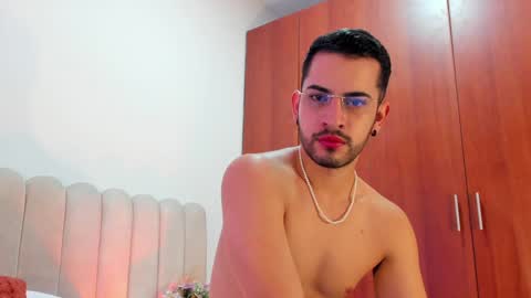 Snapshot of yourboynextdoor1 chatting on 10, 12, 2024 YOURBOYNEXTDOOR online show from 10, 12, 2024
