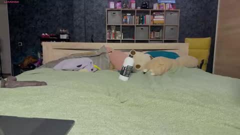 Mia online show from 27, 11, 2025