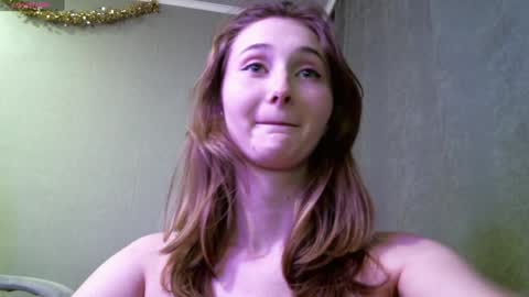 Snapshot of yourcreamyister chatting on 5, 12, 2024 creamysister online show from 5, 12, 2024