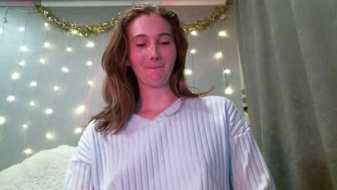 Snapshot of yourcreamyister chatting on 1, 1, 2025 creamysister online show from 1, 1, 2025