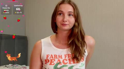 Snapshot of yourcreamyister chatting on 15, 9, 2025 creamysister online show from 15, 9, 2025