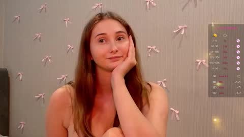 Snapshot of yourcreamyister chatting on 25, 11, 2025 creamysister online show from 25, 11, 2025