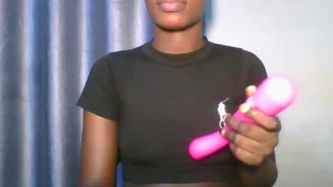 Snapshot of yourfavcamgirl_ chatting on 17, 1, 2026 favcamgirl online show from 17, 1, 2026