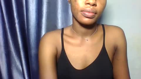 Snapshot of yourfavcamgirl_ chatting on 1, 2, 2026 favcamgirl online show from 1, 2, 2026
