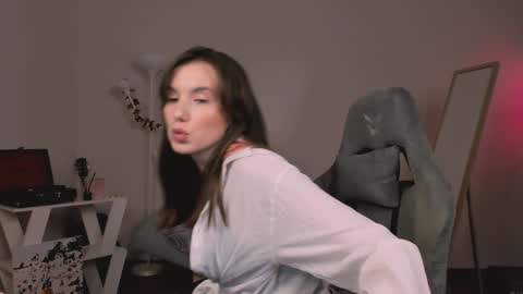 Snapshot of yourfrenchteacher chatting on 22, 1, 2025 Chloe online show from 22, 1, 2025
