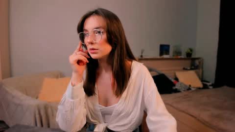 Snapshot of yourfrenchteacher chatting on 7, 2, 2025 Chloe online show from 7, 2, 2025