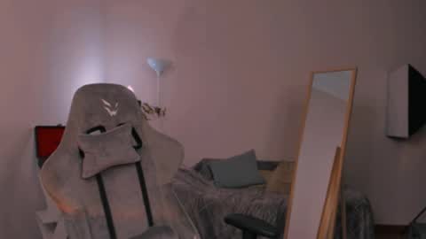 Snapshot of yourfrenchteacher chatting on 5, 3, 2025 Chloe online show from 5, 3, 2025