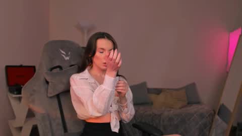 Snapshot of yourfrenchteacher chatting on 6, 3, 2025 Chloe online show from 6, 3, 2025