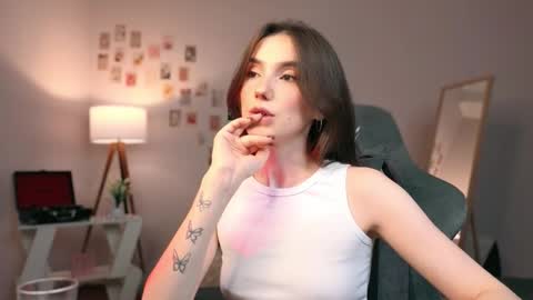 Snapshot of yourfrenchteacher chatting on 11, 9, 2025 Chloe online show from 11, 9, 2025