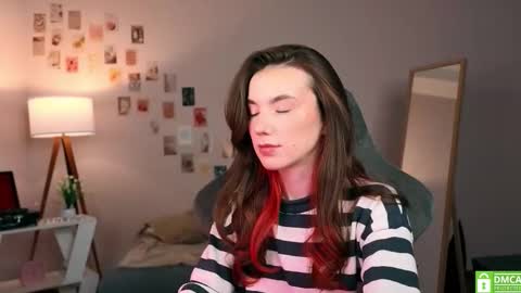 Snapshot of yourfrenchteacher chatting on 29, 10, 2025 Chloe online show from 29, 10, 2025