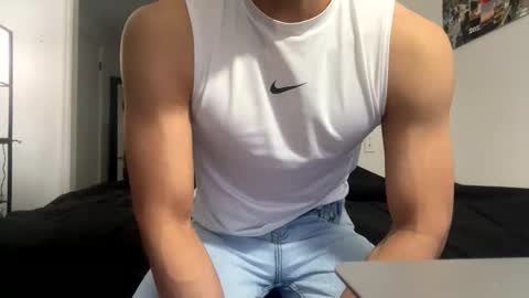 Snapshot of yourguuy21 chatting on 21, 11, 2025 yourguuy21 online show from 21, 11, 2025